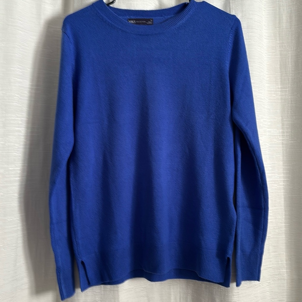 M&S collection women’s blue cozy sweater/top size 8 small slit up side!